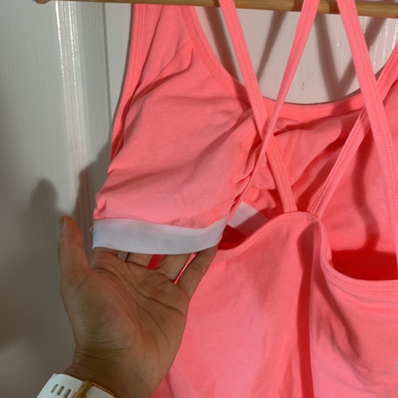 Gap Fit Shelf Bra Strappy Workout Tank Top ⚠️ - Picture 5 of 6